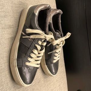 Tamari’s Black Sneaker